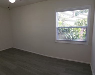 1310 Mayflower Avenue - Photo Thumbnail 19