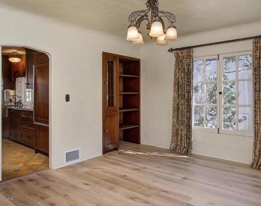 1064 Linda Vista Avenue - Photo Thumbnail 5