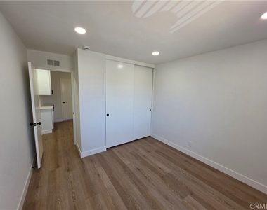 8831 Sailport Drive - Photo Thumbnail 24