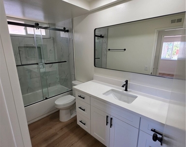 8831 Sailport Drive - Photo Thumbnail 27