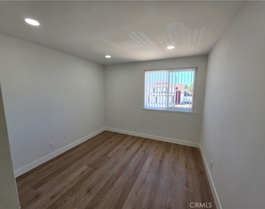 8831 Sailport Drive - Photo Thumbnail 23