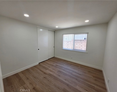 8831 Sailport Drive - Photo Thumbnail 17