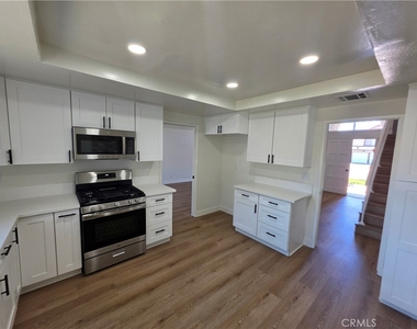 8831 Sailport Drive - Photo Thumbnail 11