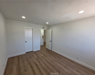 8831 Sailport Drive - Photo Thumbnail 26