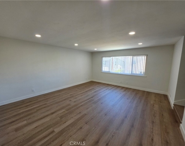8831 Sailport Drive - Photo Thumbnail 31