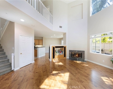 907 Somerville - Photo Thumbnail 1