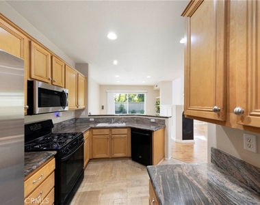 907 Somerville - Photo Thumbnail 6