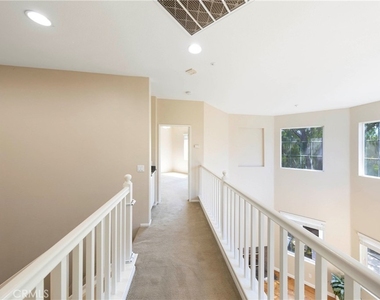907 Somerville - Photo Thumbnail 11