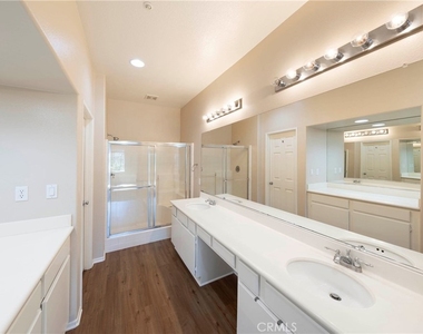 907 Somerville - Photo Thumbnail 13