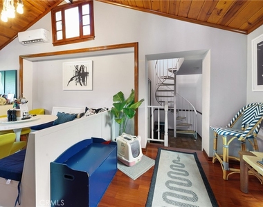 2642 Westminster Place - Photo Thumbnail 10