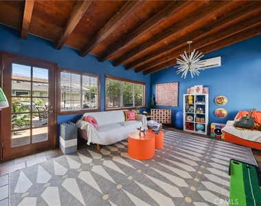 2642 Westminster Place - Photo Thumbnail 22