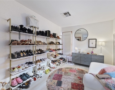 2642 Westminster Place - Photo Thumbnail 19
