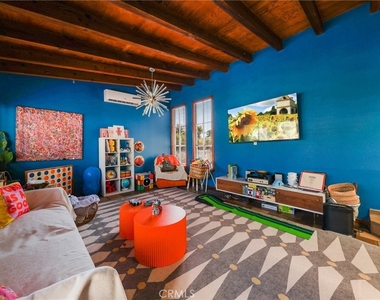 2642 Westminster Place - Photo Thumbnail 24