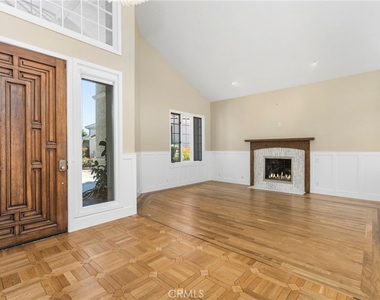 22931 Calle Azorin - Photo Thumbnail 4