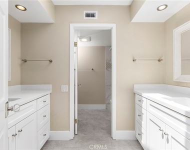22931 Calle Azorin - Photo Thumbnail 21