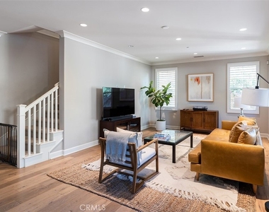 70 Somerton - Photo Thumbnail 2