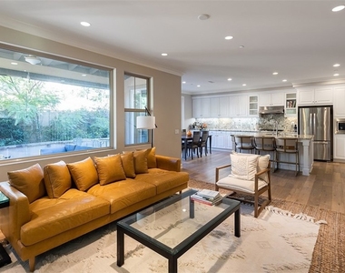 70 Somerton - Photo Thumbnail 5