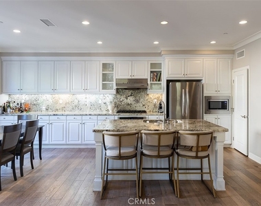 70 Somerton - Photo Thumbnail 3