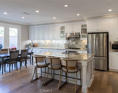 70 Somerton - Photo Thumbnail 4