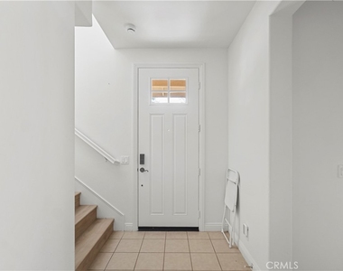 217 Wicker - Photo Thumbnail 6