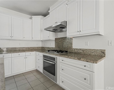 217 Wicker - Photo Thumbnail 16