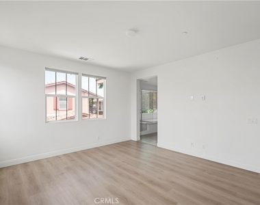 217 Wicker - Photo Thumbnail 35