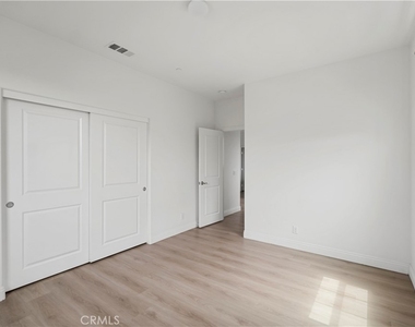217 Wicker - Photo Thumbnail 33