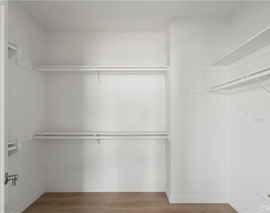 217 Wicker - Photo Thumbnail 38