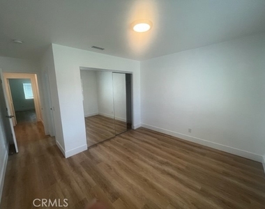 23582 Milano - Photo Thumbnail 15