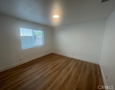 23582 Milano - Photo Thumbnail 22