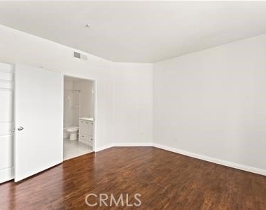 2960 Champion Way - Photo Thumbnail 17