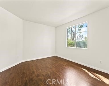 2960 Champion Way - Photo Thumbnail 16