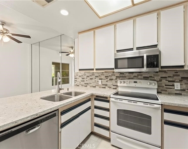 2960 Champion Way - Photo Thumbnail 9