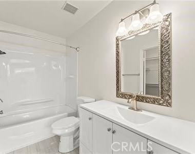 2960 Champion Way - Photo Thumbnail 18