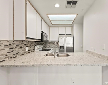 2960 Champion Way - Photo Thumbnail 7