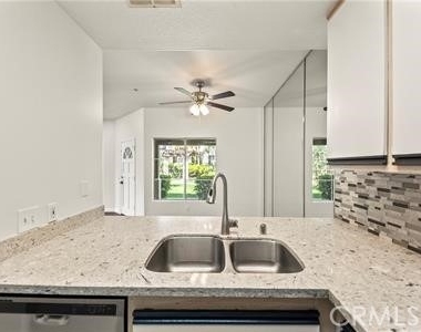 2960 Champion Way - Photo Thumbnail 10