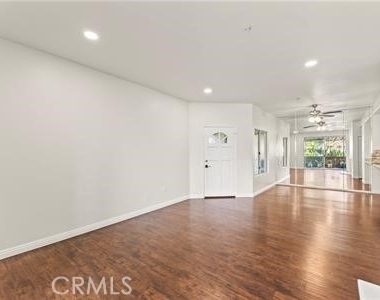 2960 Champion Way - Photo Thumbnail 4