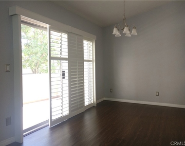 180 Greenmoor - Photo Thumbnail 3