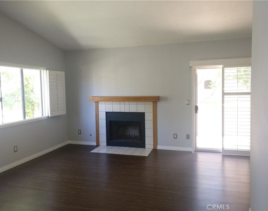 180 Greenmoor - Photo Thumbnail 2