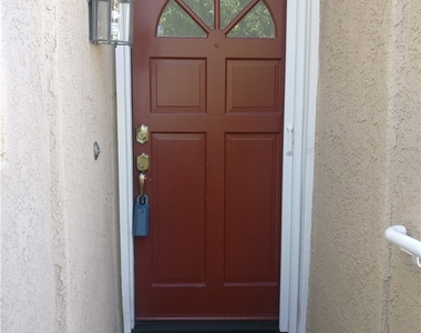 180 Greenmoor - Photo Thumbnail 12