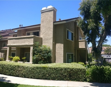 180 Greenmoor - Photo Thumbnail 15