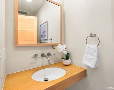 1554 E Oceanfront - Photo Thumbnail 19