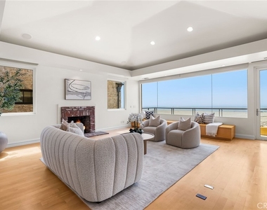 1554 E Oceanfront - Photo Thumbnail 3