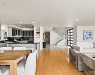 1554 E Oceanfront - Photo Thumbnail 6
