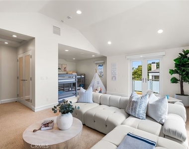 1554 E Oceanfront - Photo Thumbnail 27