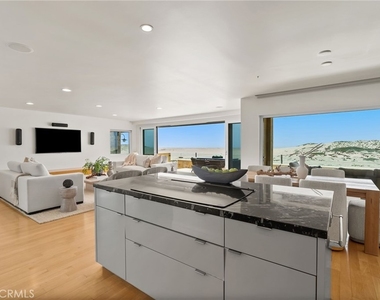 1554 E Oceanfront - Photo Thumbnail 15