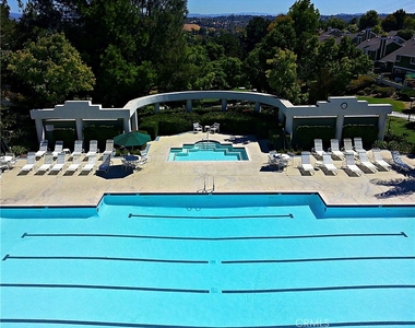 10 Briarglenn - Photo Thumbnail 4