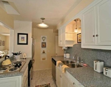 307 Rosemont - Photo Thumbnail 7