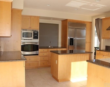 18159 Colonnades Place - Photo Thumbnail 3