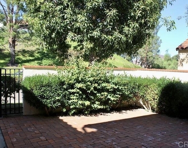 18159 Colonnades Place - Photo Thumbnail 20